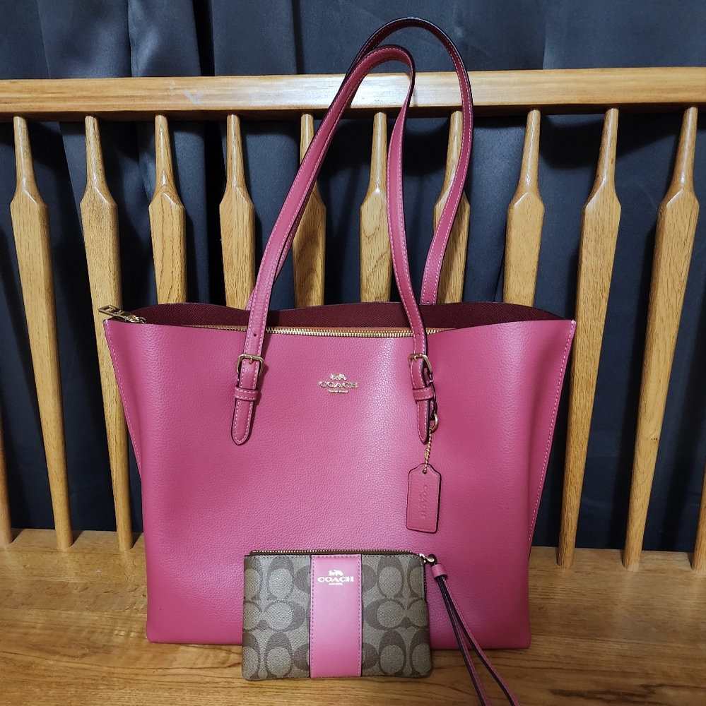 Blush Coach purse with wristlet
